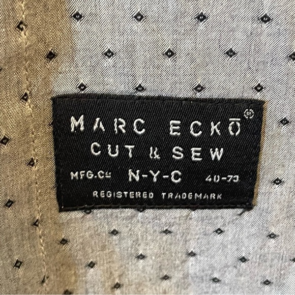 Marc Ecko Cut & Sew gray dots Button Down Shirt size Medium 100% Cotton - Picture 4 of 11